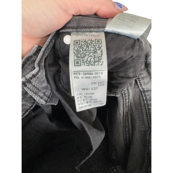 Levi's High Waisted Mom Jean Faded Black High Rise Tapered 31 Basic Staple - Picture 8 of 12